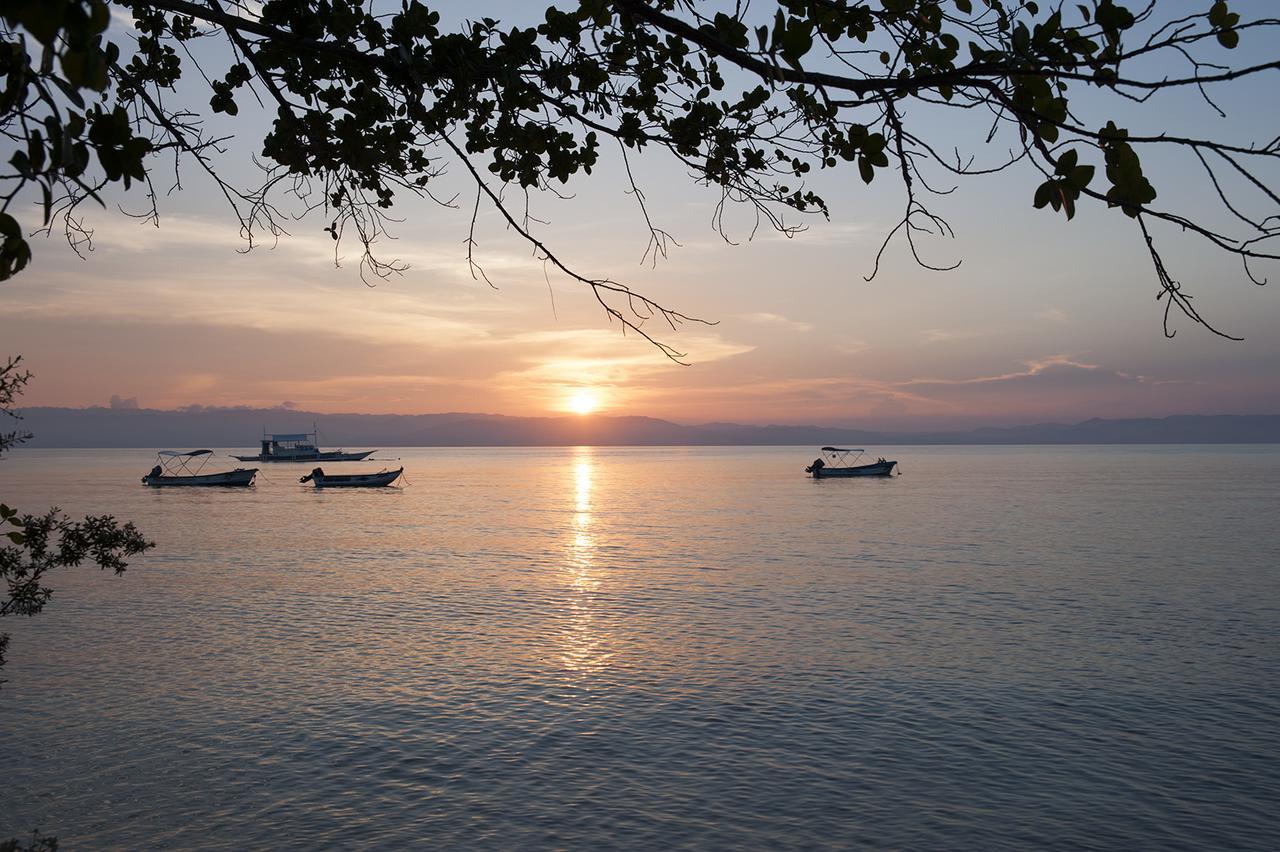 Polaris Beach And Dive Resort Inc Loon Eksteriør bilde